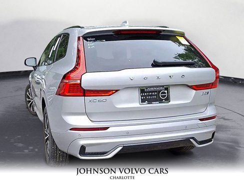 Certified 2025 Volvo XC60 B5 Plus image 4