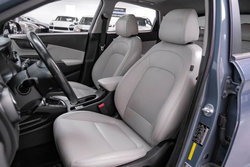 Used 2022 Hyundai Kona Limited image 4