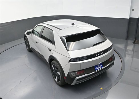 New 2025 Hyundai Ioniq 5 SE image 26