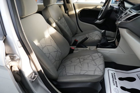 Used 2013 Ford Fiesta SE image 38