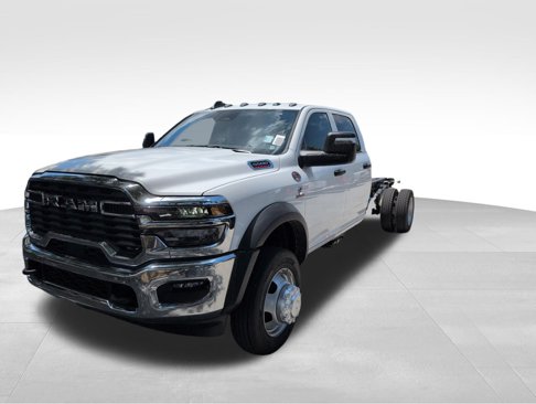 New 2025 RAM 5500 Tradesman image 32