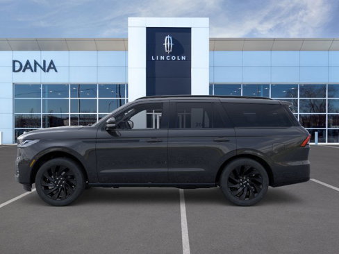 New 2025 Lincoln Navigator Reserve image 3