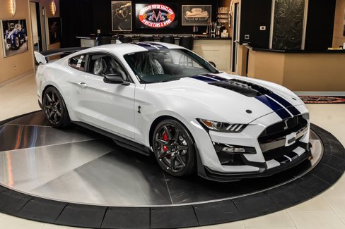 Used 2021 Ford Mustang Shelby GT500 w/ Carbon Fiber Track Pack image 10