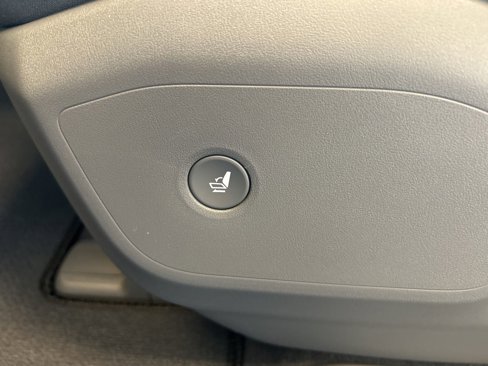 New 2026 Kia EV9 Wind image 18