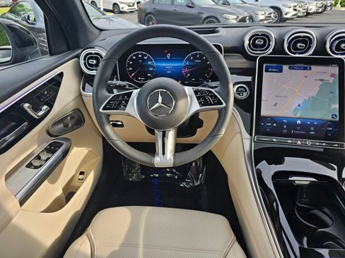Certified 2025 Mercedes-Benz GLC 300 4MATIC image 31