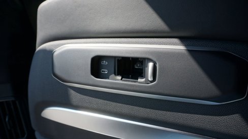 New 2026 BMW X7 M60i w/ Executive Package image 16