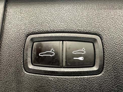Used 2019 Porsche Cayenne image 32