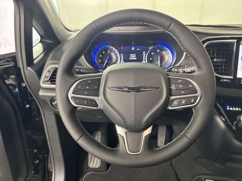 New 2025 Chrysler Voyager LX image 13