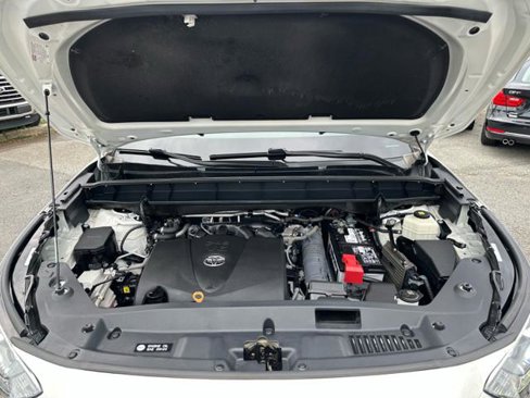 Used 2021 Toyota Highlander Platinum image 28