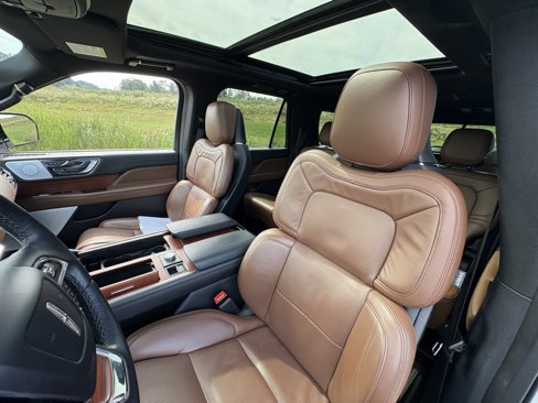 Used 2024 Lincoln Navigator L Reserve image 40