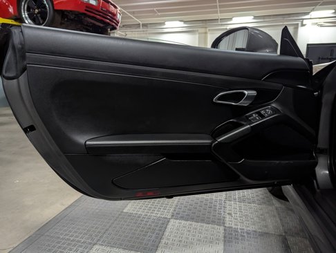 Used 2018 Porsche 718 Cayman S w/ Sport Chrono Package image 20