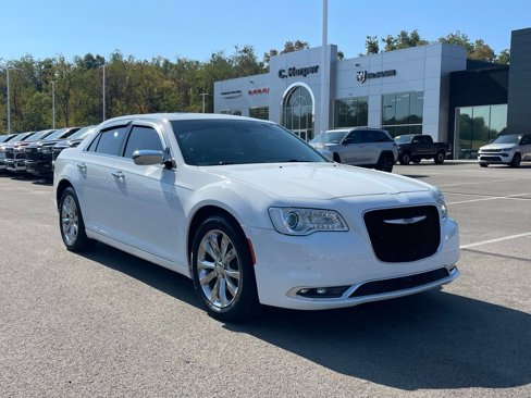 Used 2018 Chrysler 300 Limited w/ Safetytec Plus Group image 1