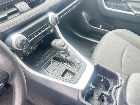 Used 2025 Toyota RAV4 XLE image 41