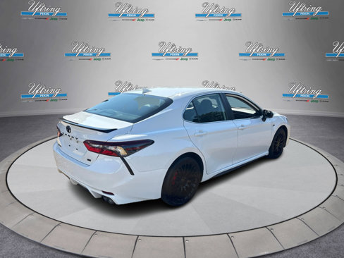 Used 2024 Toyota Camry SE image 3