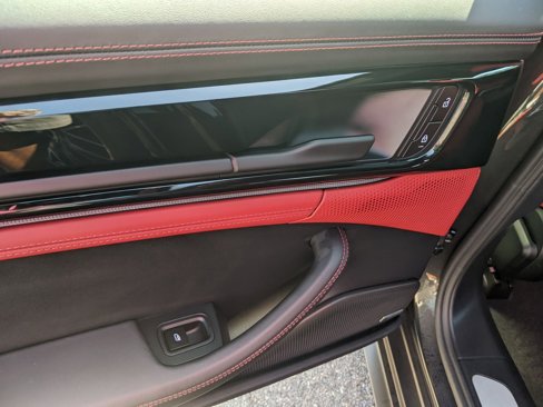 Used 2025 Porsche Panamera 4 image 28