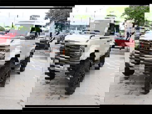 New 2025 Ford Bronco Raptor image 2