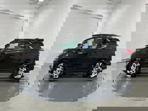 Used 2021 Chevrolet Equinox LT w/ Driver Convenience Package image 21