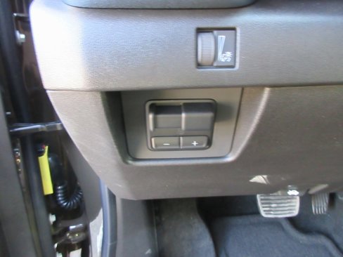 New 2025 GMC Canyon Elevation w/ Convenience Package image 15