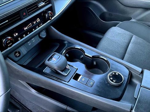 Certified 2025 Nissan Rogue SV image 20