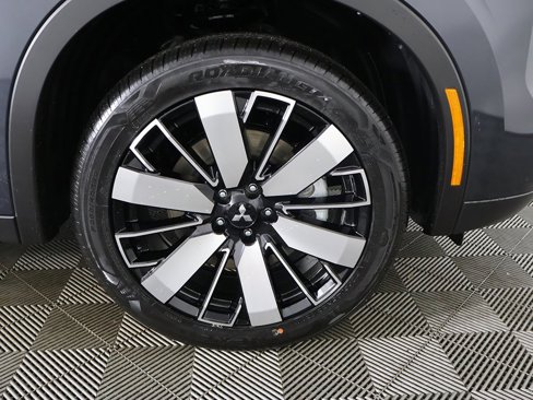 New 2025 Mitsubishi Outlander SE image 22