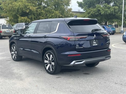 New 2025 Mitsubishi Outlander SE image 3
