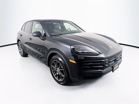 Used 2025 Porsche Cayenne image 7