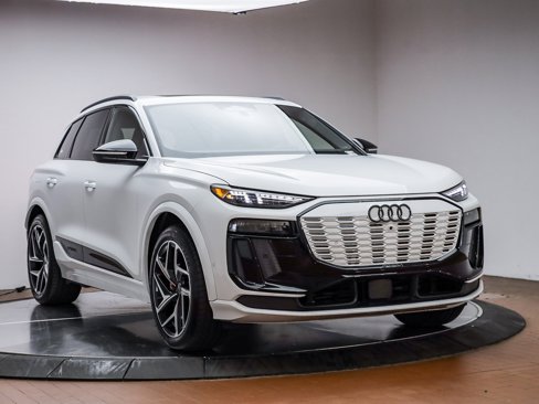 New 2025 Audi SQ6 e-tron Prestige image 3