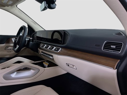 New 2026 Mercedes-Benz GLS 450 4MATIC image 33