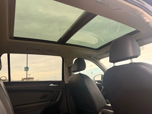 Used 2018 Volkswagen Tiguan SE image 7