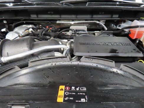 Used 2025 GMC Sierra 2500 AT4 image 32