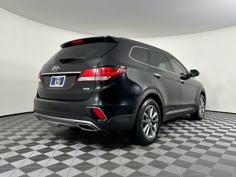 Used 2017 Hyundai Santa Fe SE image 8