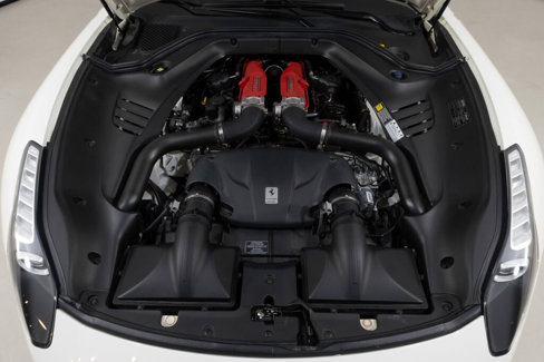 Used 2017 Ferrari California T image 23