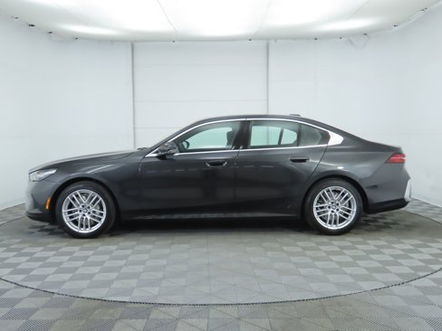 Used 2025 BMW 530i w/ Premium Package image 9