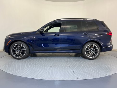 New 2026 BMW X7 M60i image 2