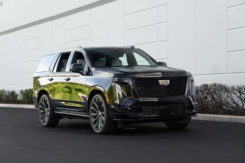 Used 2025 Cadillac Escalade V image 4