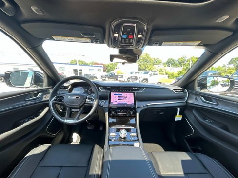 New 2025 Jeep Grand Cherokee Overland image 8