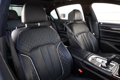 Used 2019 BMW M760i xDrive image 18