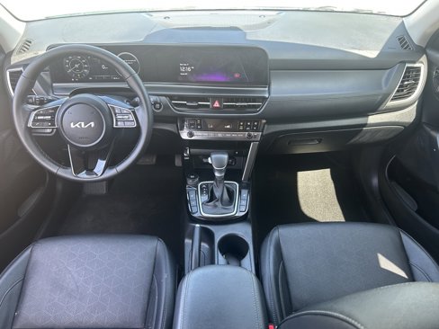 Used 2025 Kia Seltos EX w/ EX Sunroof Package image 28