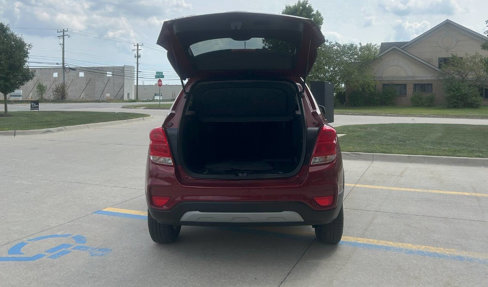 Used 2021 Chevrolet Trax LT w/ LT Convenience Package image 8
