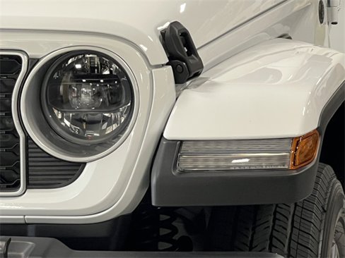New 2025 Jeep Wrangler Sahara image 31