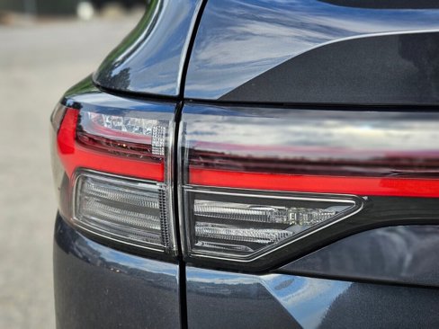 New 2025 Mitsubishi Outlander SE image 8