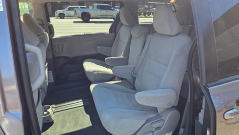 Used 2020 Toyota Sienna LE image 11