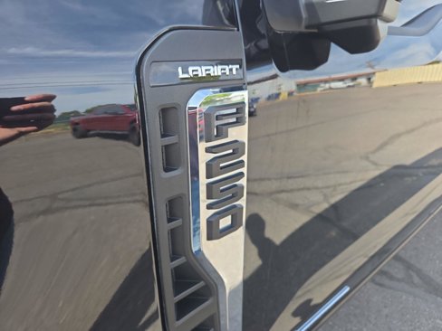 Used 2024 Ford F250 Lariat image 12