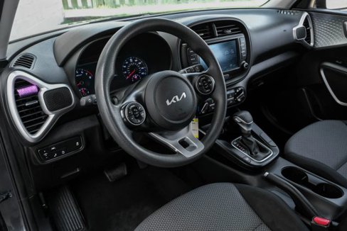Used 2022 Kia Soul LX w/ Technology Package image 3