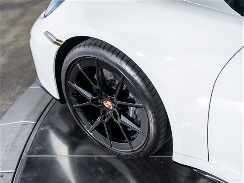 Certified 2025 Porsche 911 Carrera image 15