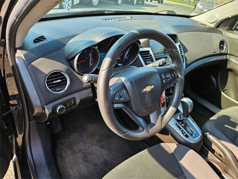 Used 2016 Chevrolet Cruze LT w/ Technology Package image 14