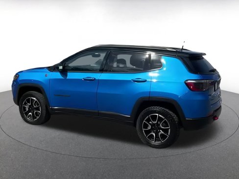 Used 2025 Jeep Compass Trailhawk image 15