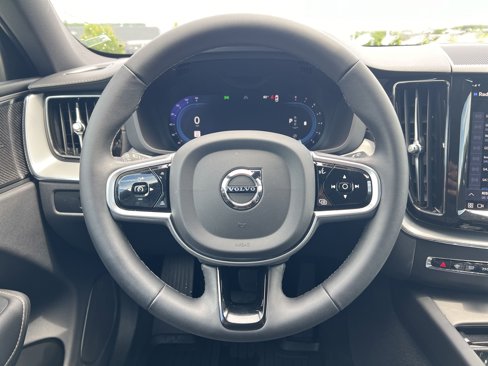 Used 2023 Volvo XC60 B5 Ultimate w/ Climate Package image 18