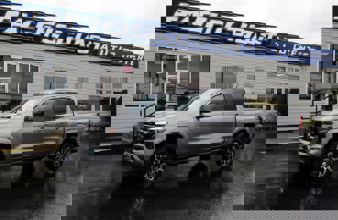 Used 2023 Chevrolet Colorado Z71 image 1