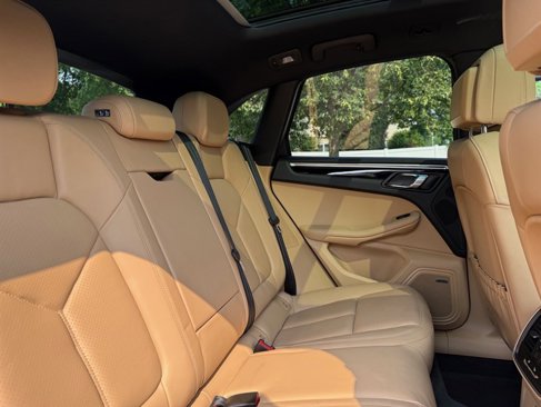Used 2018 Porsche Macan S image 31